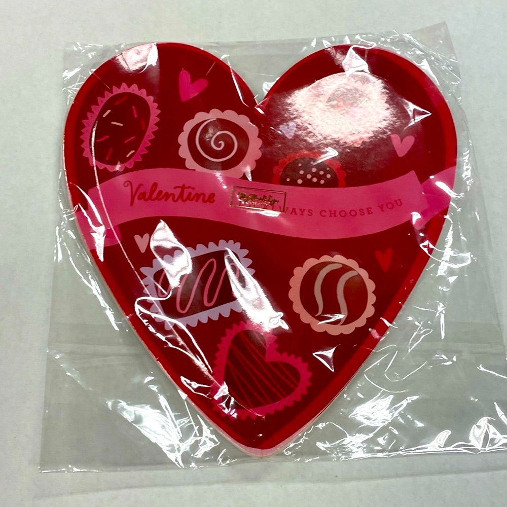 NWT my mind’s Eye valentine plates